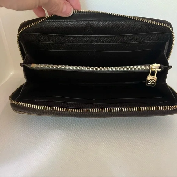 Bvlgari Vintage Classico Long Leather Zip Wallet - Picture 4 of 16